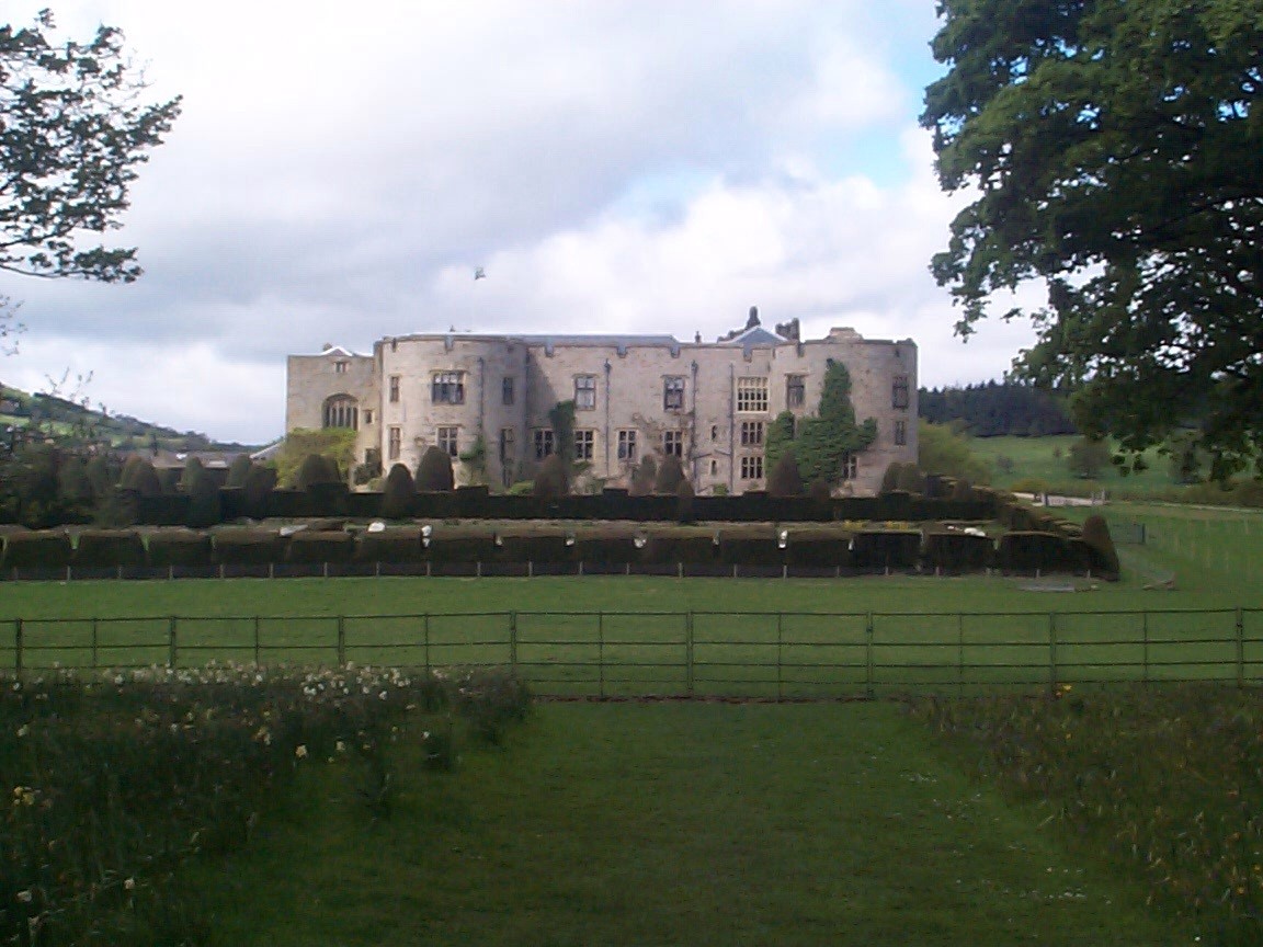 NT - Chirk Castle.jpg (215028 bytes)