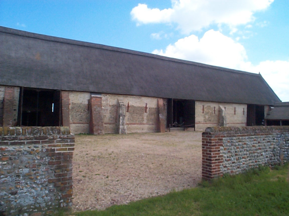 Norfolk Barn.jpg (219446 bytes)