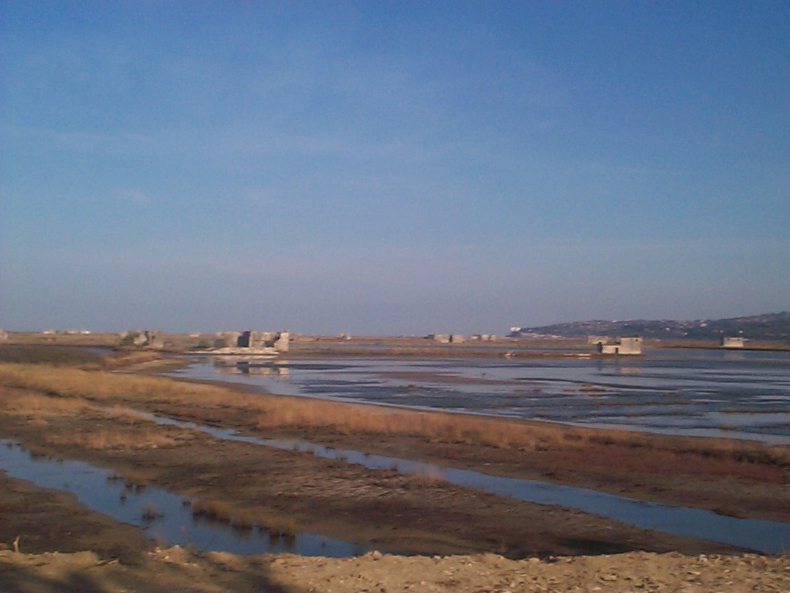 Slovenia - Salt Pans.jpg (159940 bytes)