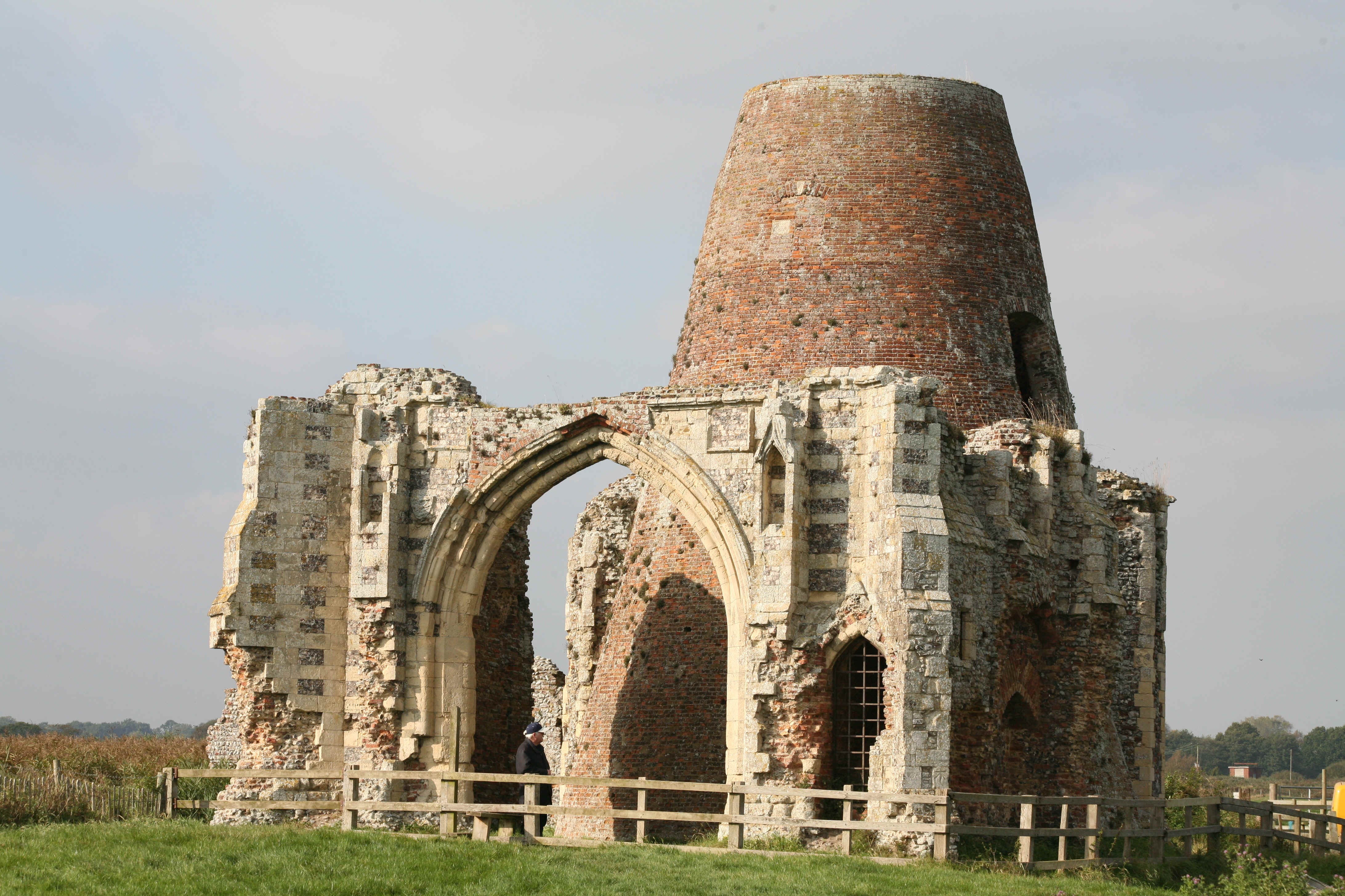 St Bennets Abbey 05.JPG (6403781 bytes)